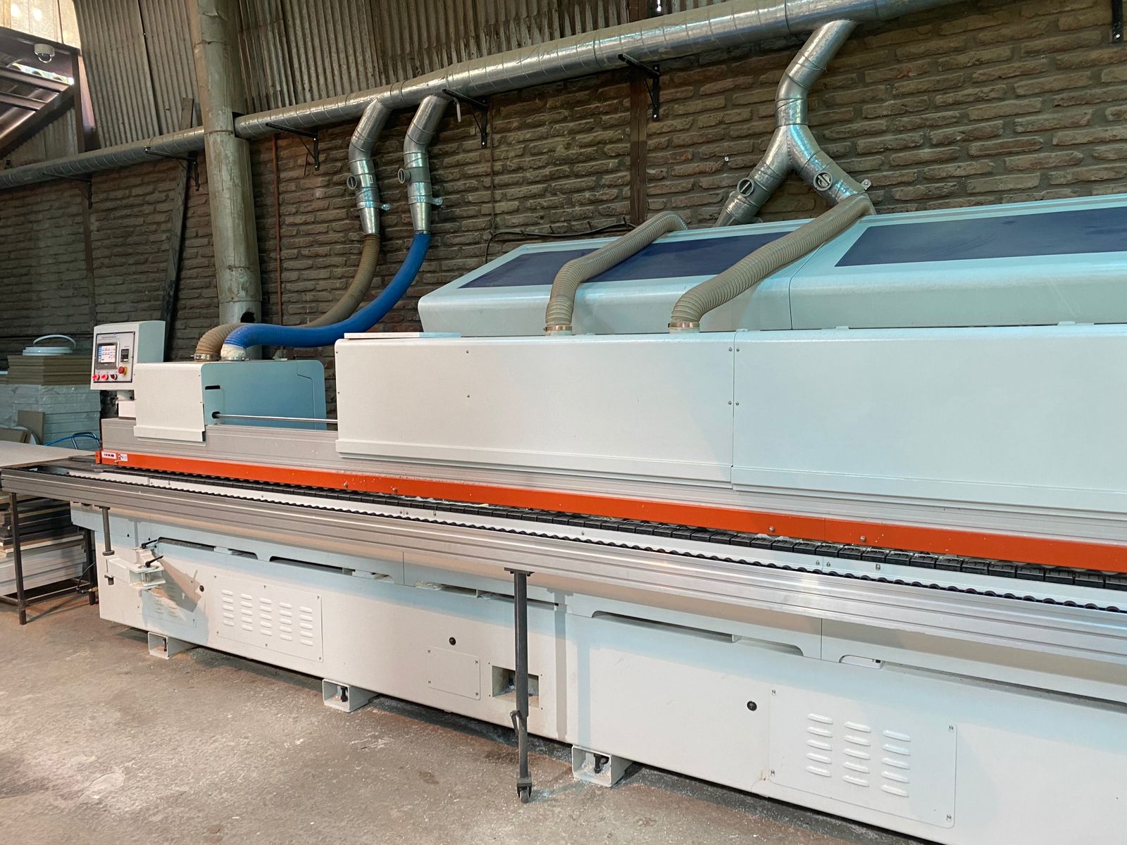 Perforadora de canto